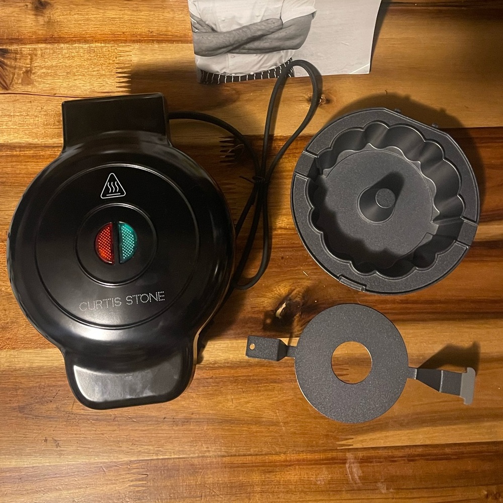 Curtis Stone Mini Pie Maker